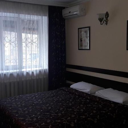 Salem On Tulebaeva Street Hotel อัลมาตี ภายนอก รูปภาพ